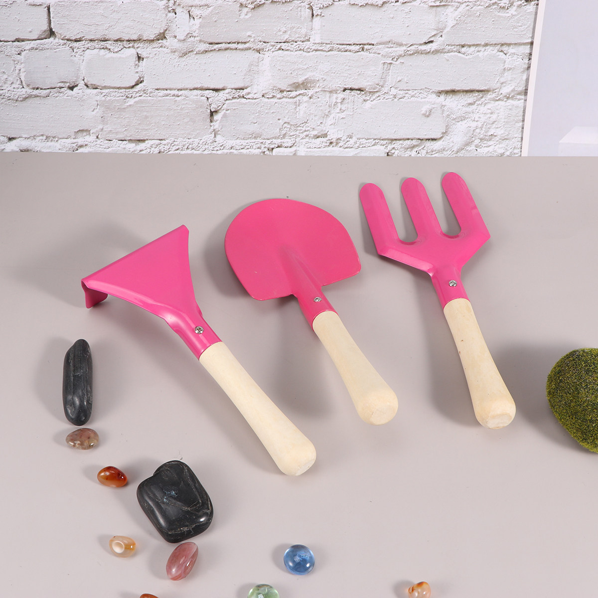 子供向けガーデニングツール3点セット ミニスコップ レーキ  - Kids Outdoor Garden Set のレビューと価格